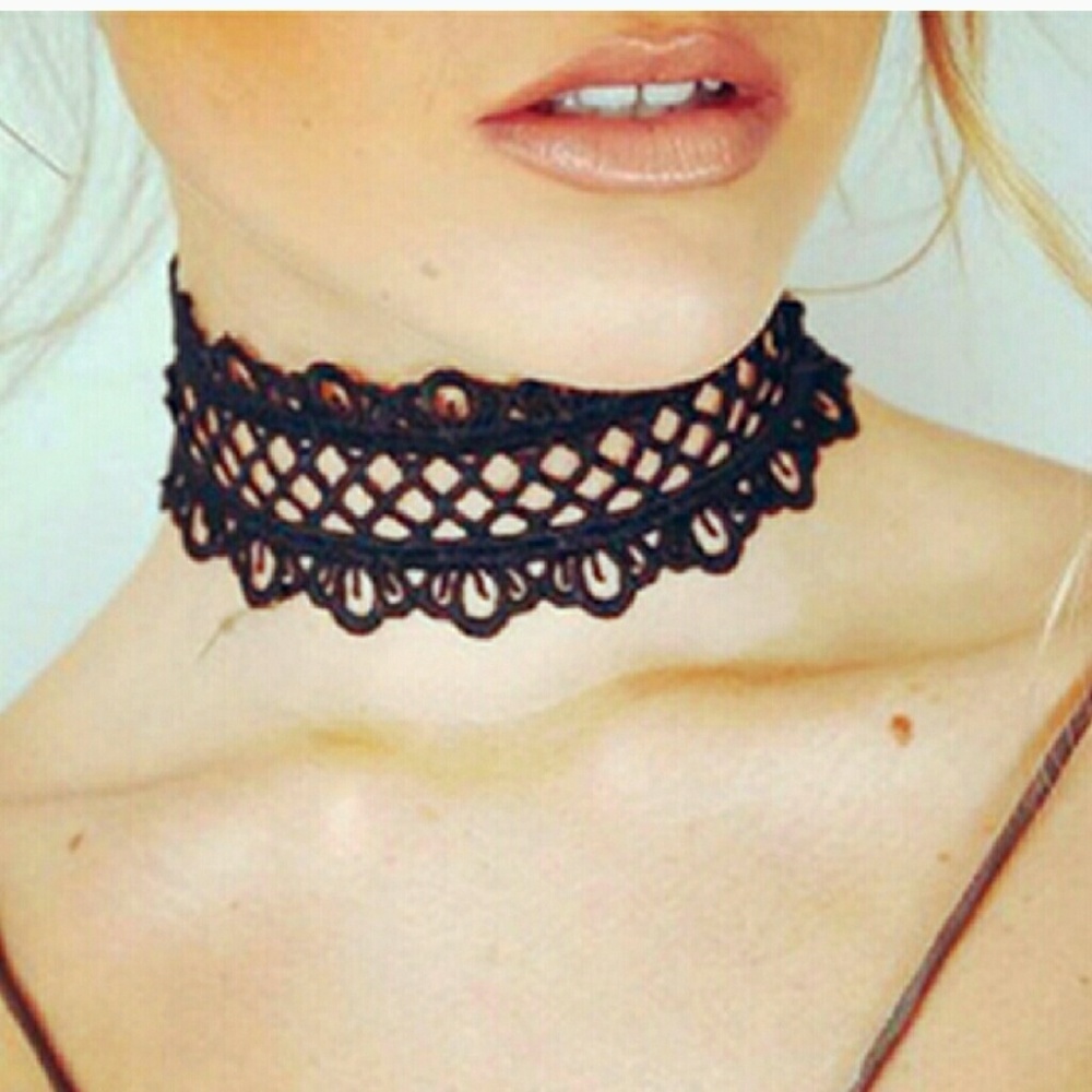 Lattice Choker
